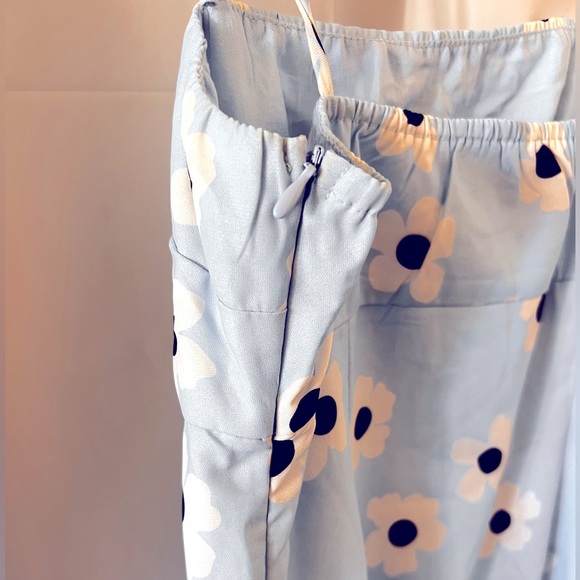 Princess Polly Blue Floral Dress - Picture 3 of 4